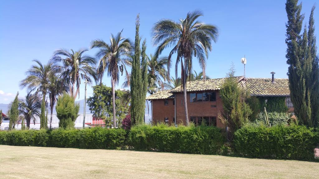 Hosteria Rosa Blanca Puembo Exterior photo
